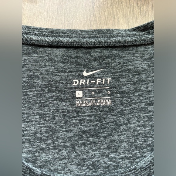 Nike Dri Fit Womens Gray Fitted Short Sleeve Stretch T-Shirt Size Large Running - Picture 4 of 9